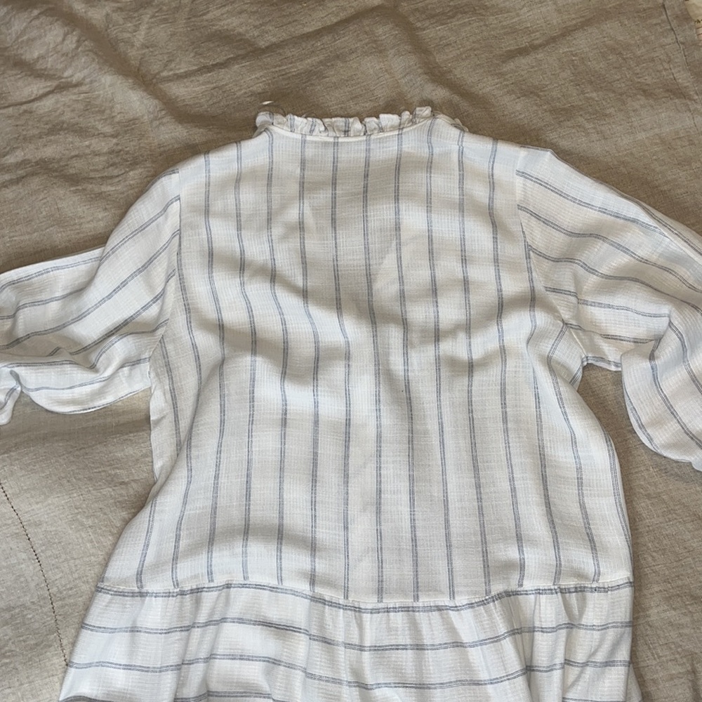 - Zara blue and white button front top/dress. 3/4 sleeves. Tiered loose fi… - Picture 10 of 11